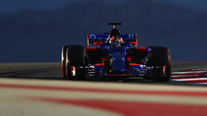 2017-bahrain-quali-toro-rosso-kvyat-cov-1